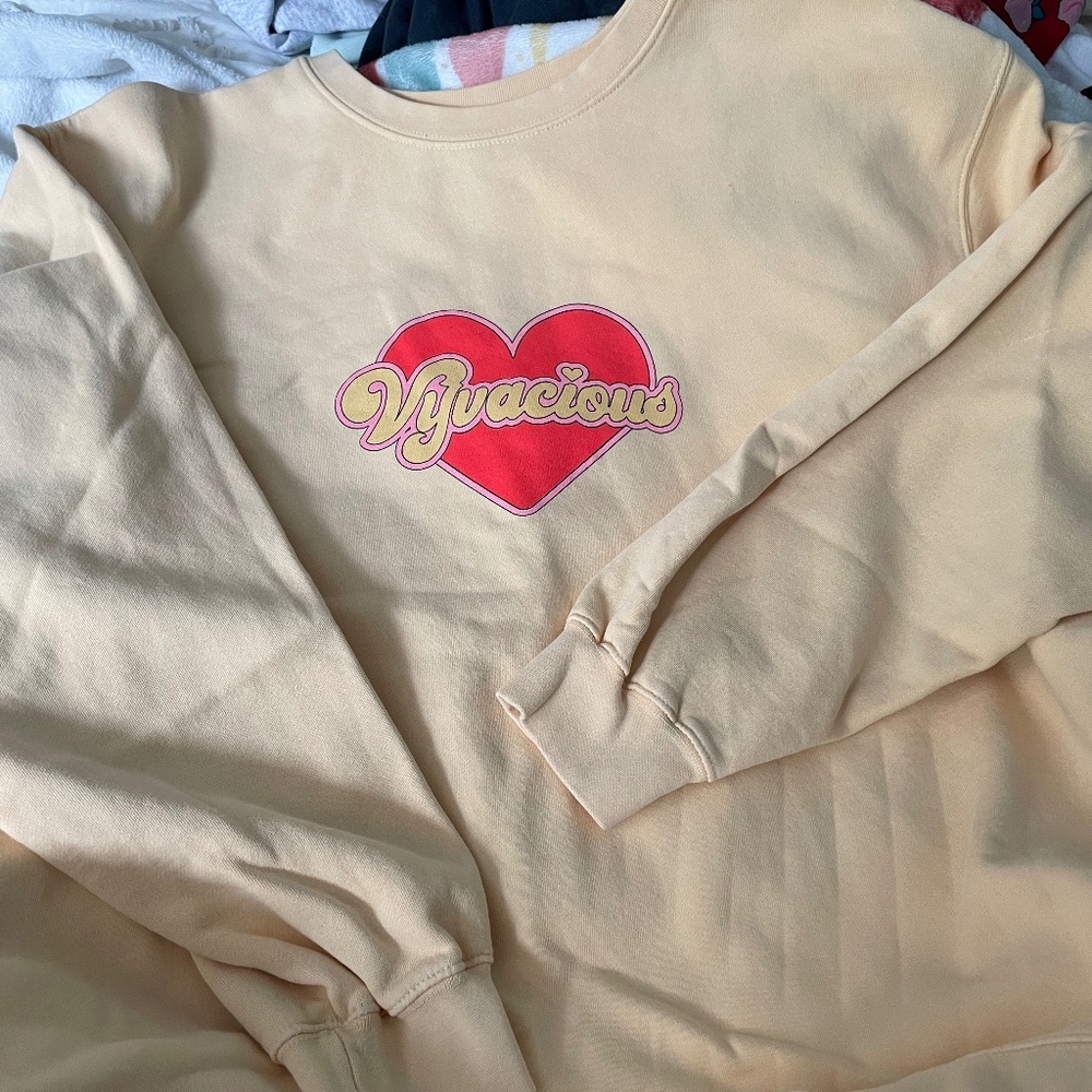 Vyvacious crewneck